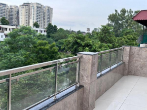 Bright Airy Homestay- Mohali 4516 C, MIG Super Flats